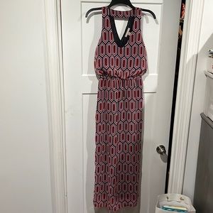 Lightweight Geometric Print V-neck Sleeveless Maxi Dress (Banana Republic)